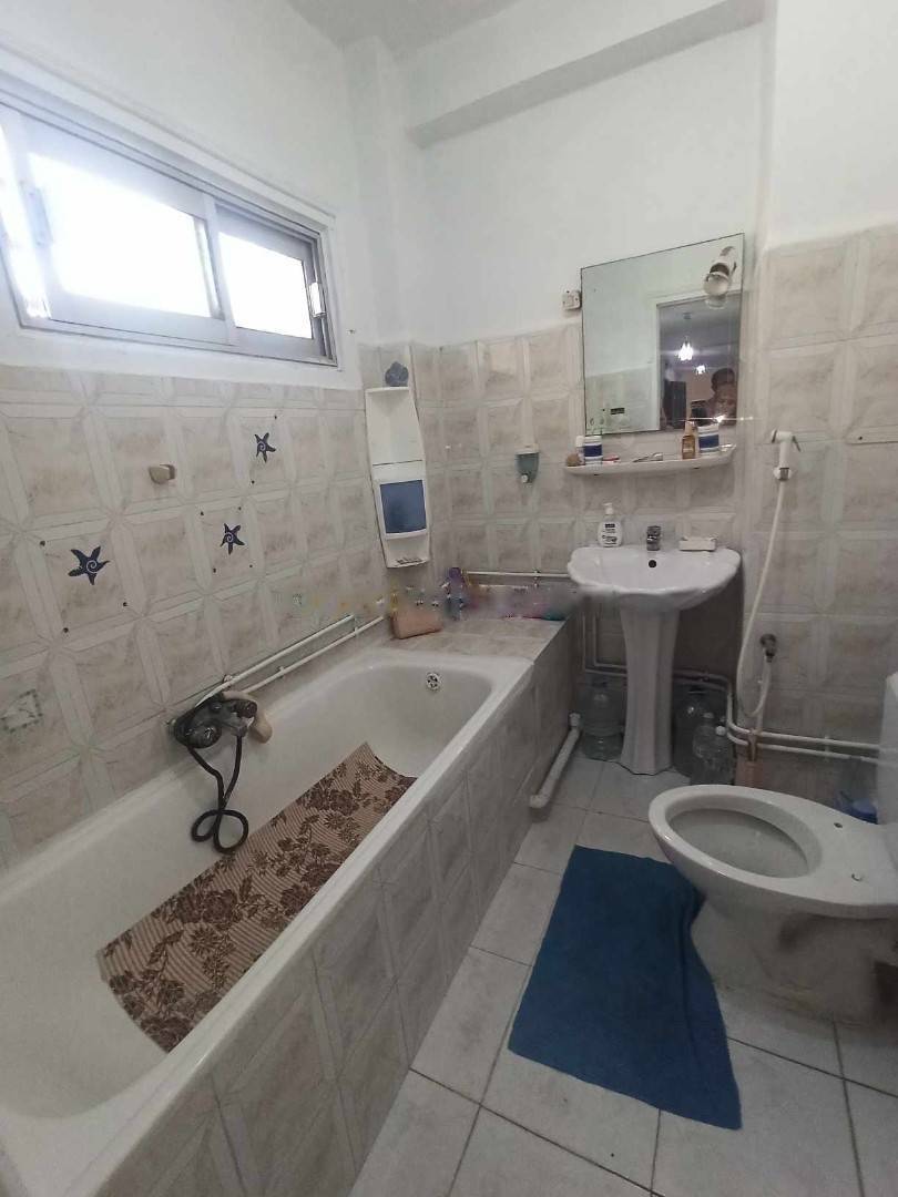 Location Appartement F4 El Achour