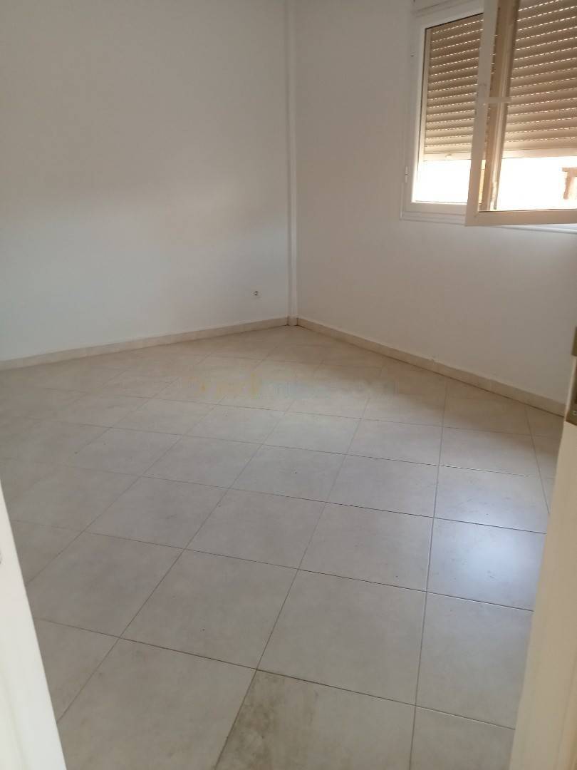 Location Appartement F3 Birkhadem