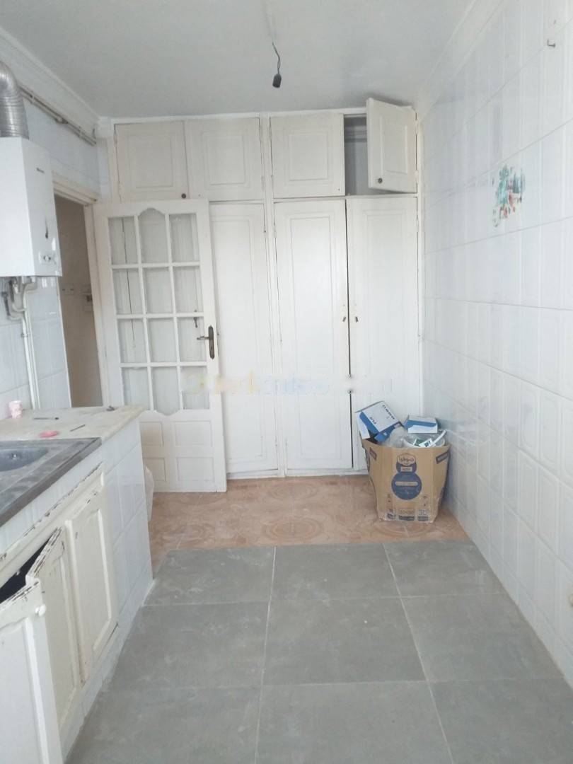 Location Appartement F4 Djasr Kasentina