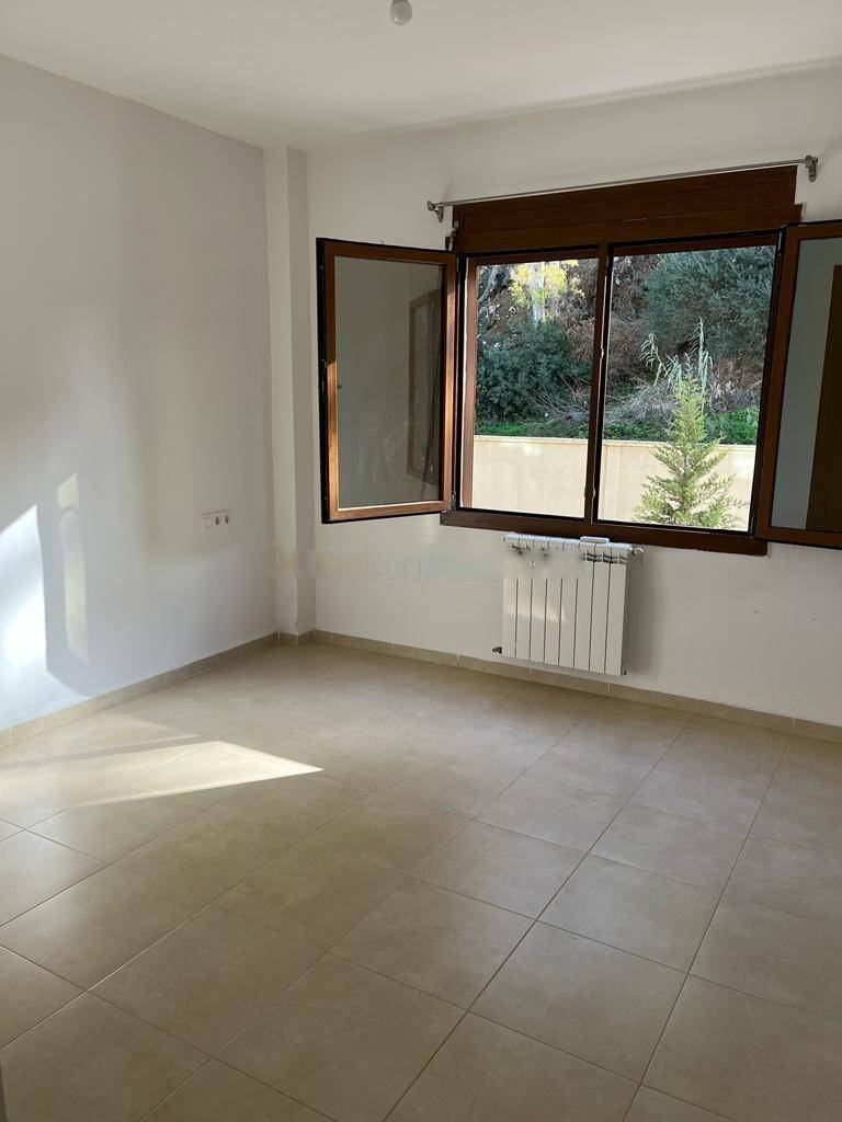 Location Appartement F4 El Achour