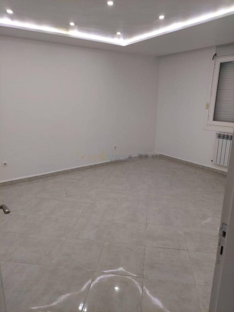 Location Appartement F4 Souidania