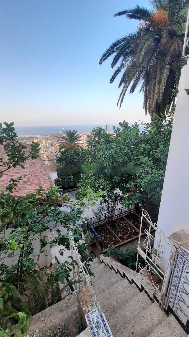 Location Appartement F3 El Mouradia