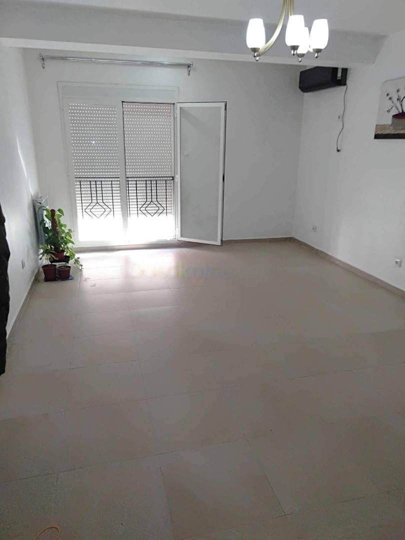 Location Appartement F3 Souidania