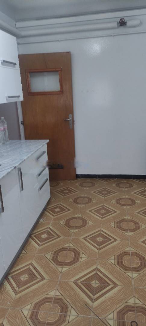 Location Appartement F4 Dely Ibrahim