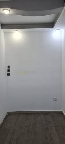 Location Local F2 Hydra