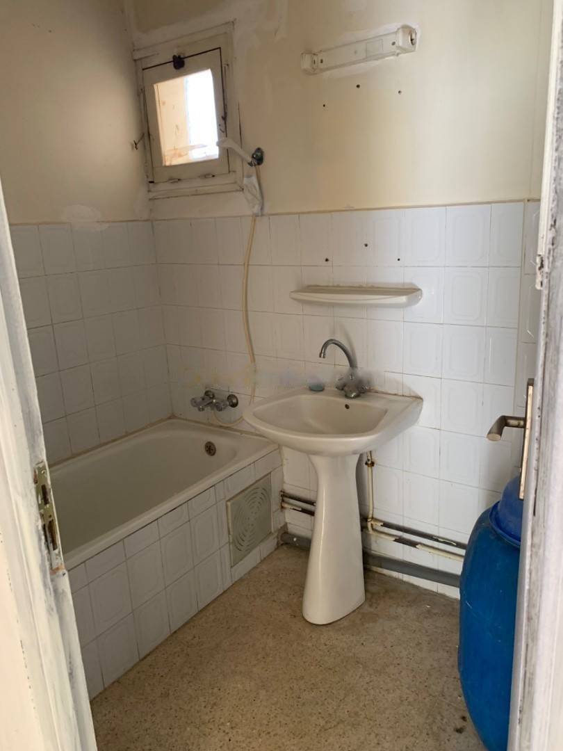Location Appartement F4 Djasr Kasentina