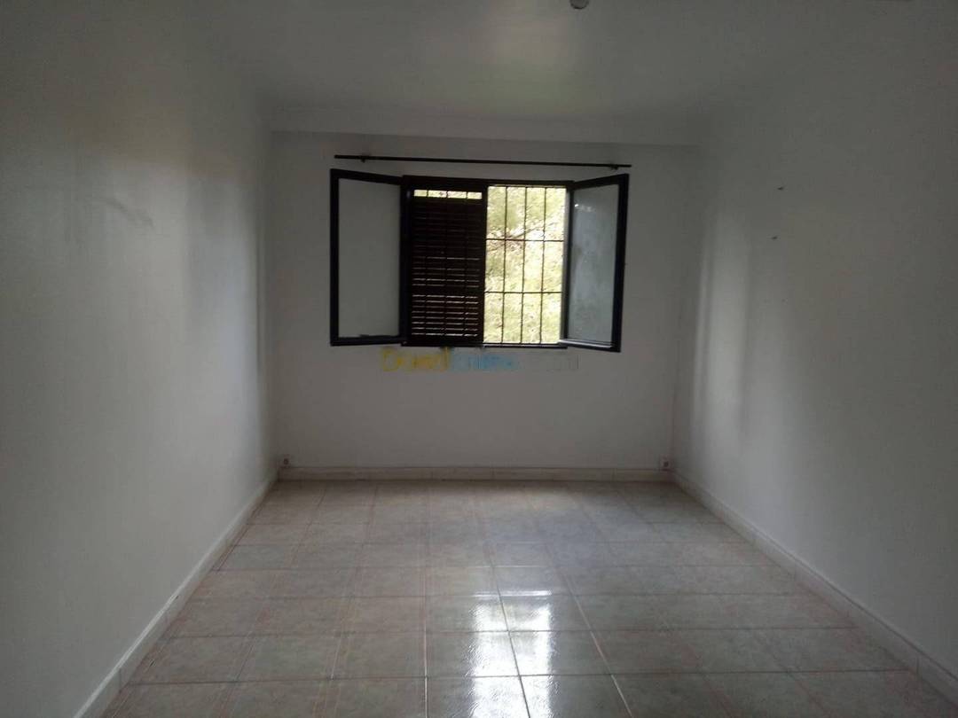 Location Appartement F4 Dely Ibrahim