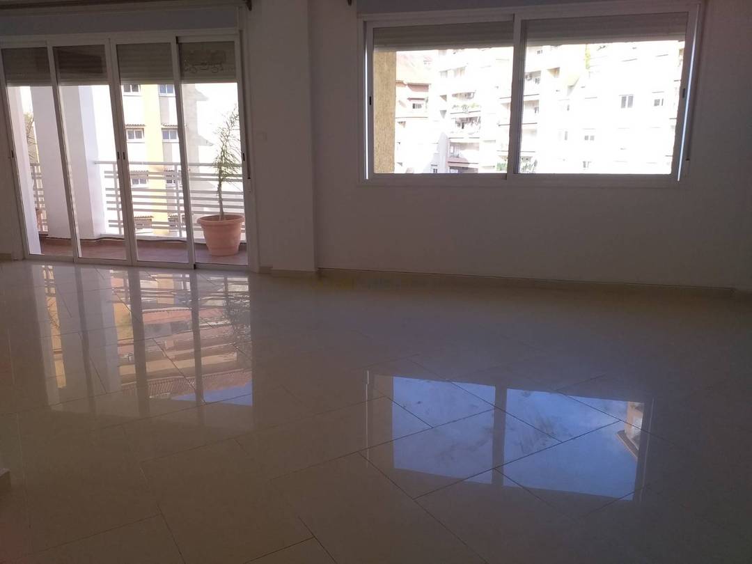 Location Appartement F4 El Achour