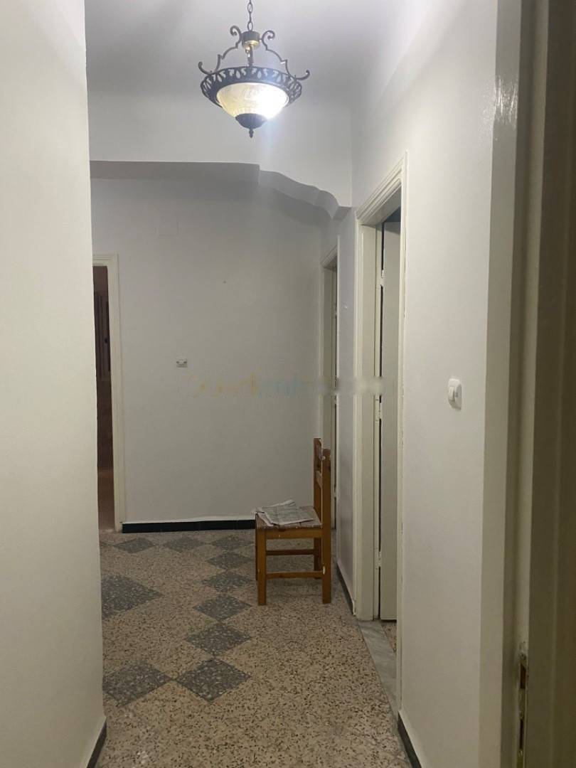 Location Appartement F4 Kouba