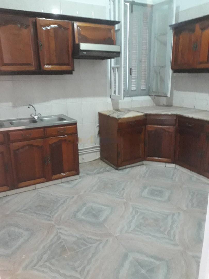 Location Appartement F4 Hydra