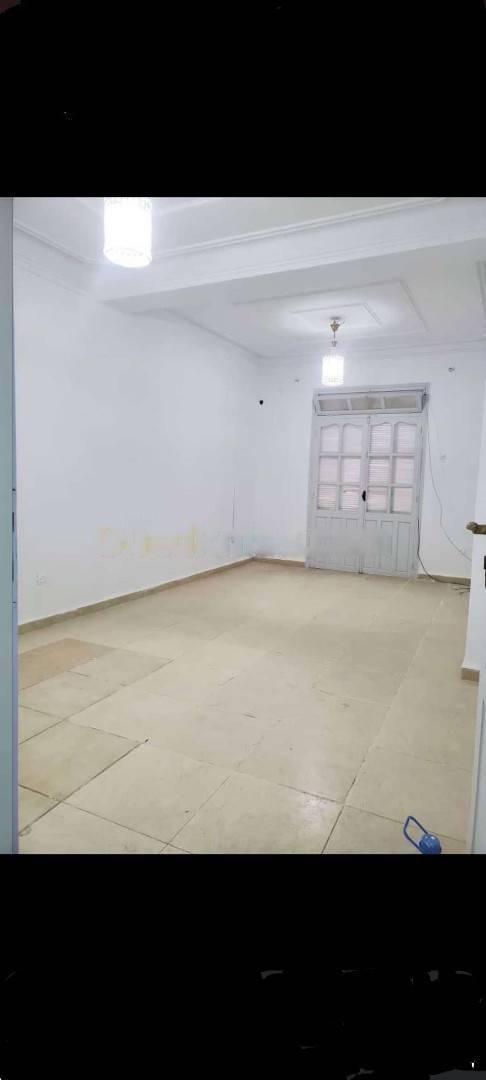 Location Niveau de villa F4 Djasr Kasentina