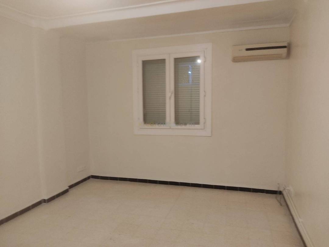 Location Appartement F4 Birkhadem