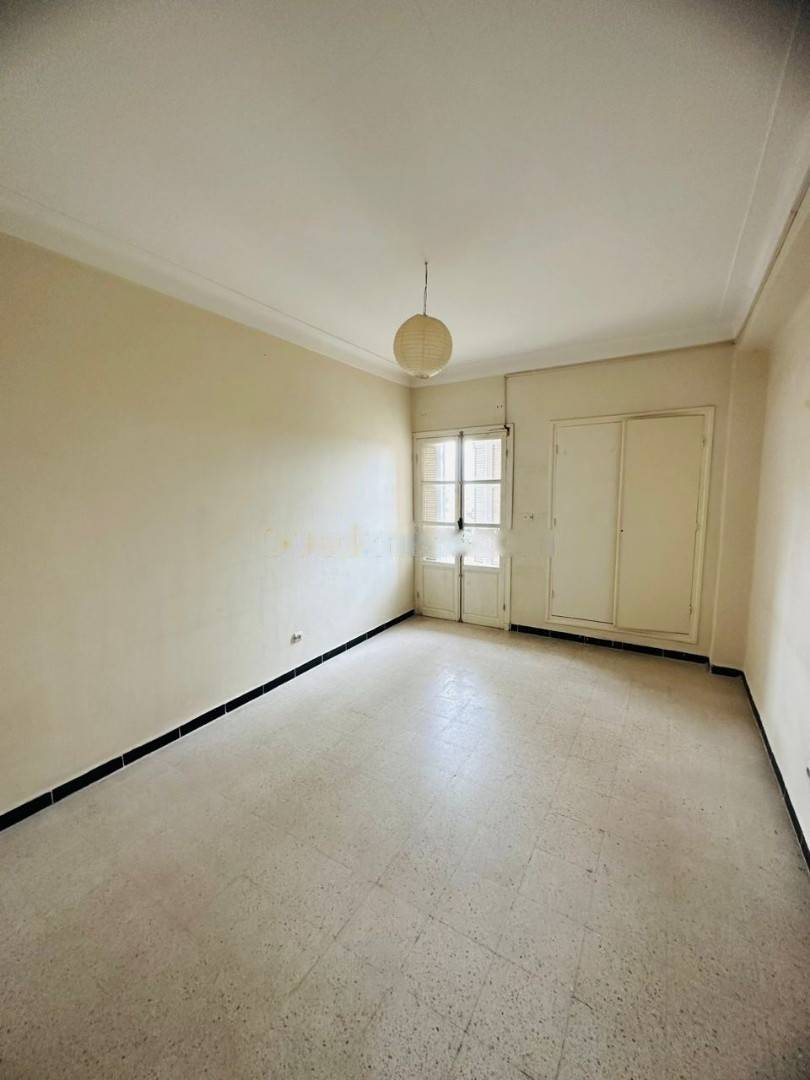 Location Appartement F5 Bab Ezzouar