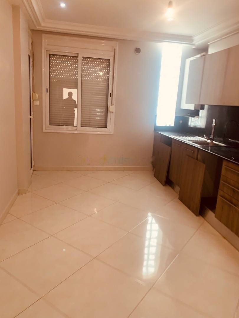 Location Appartement F4 El Achour