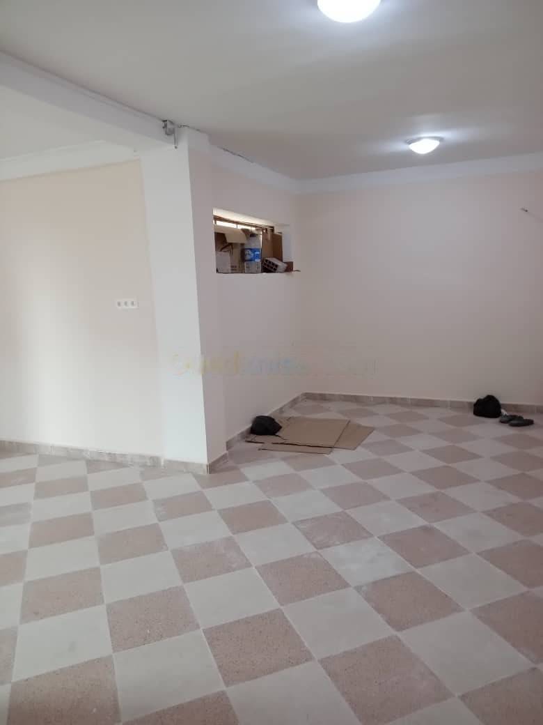 Location Local Bordj El Kiffan