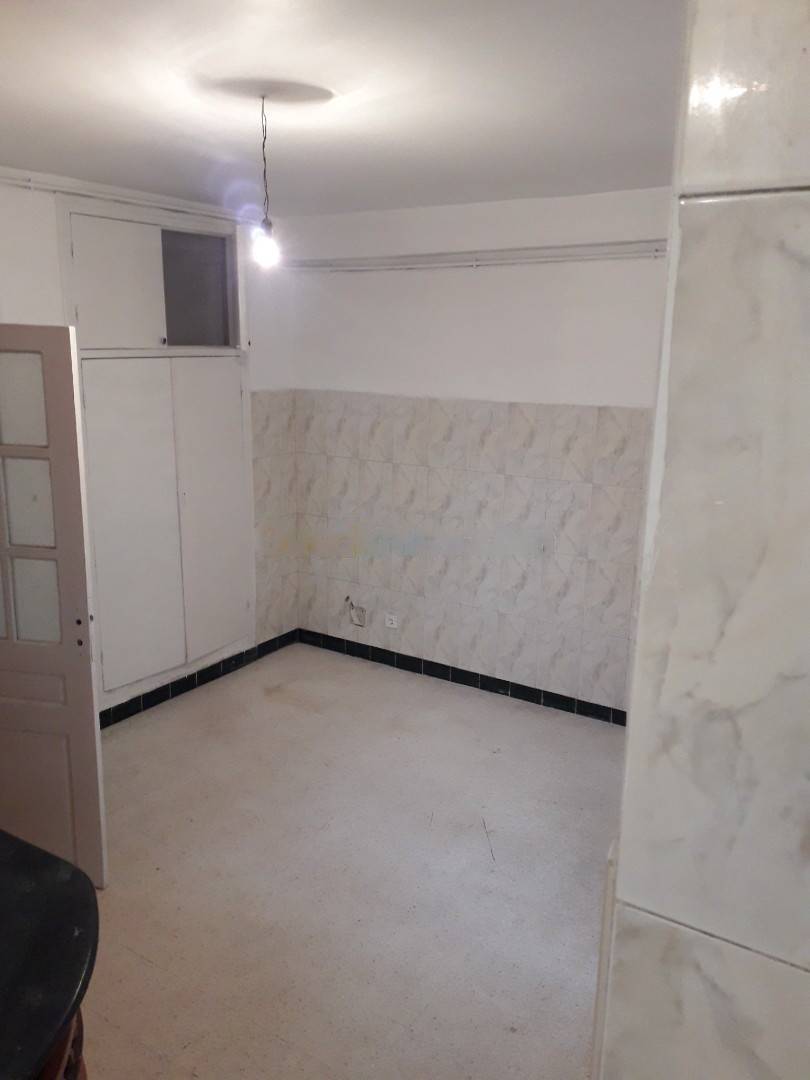 Location Appartement F5 Birkhadem