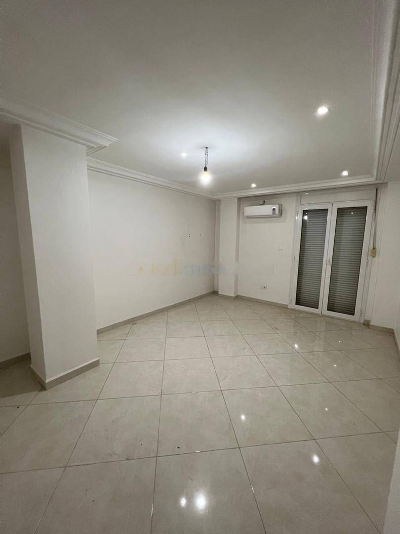 Location Appartement F4 El Achour