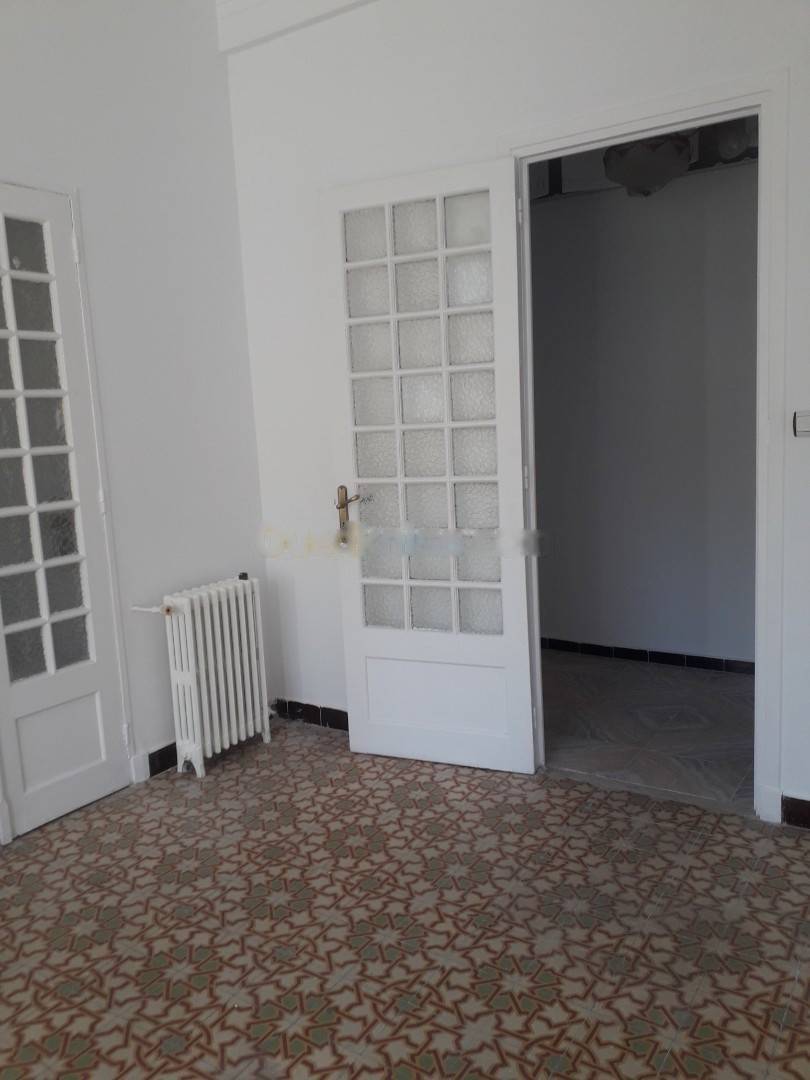 Location Appartement F4 Hydra