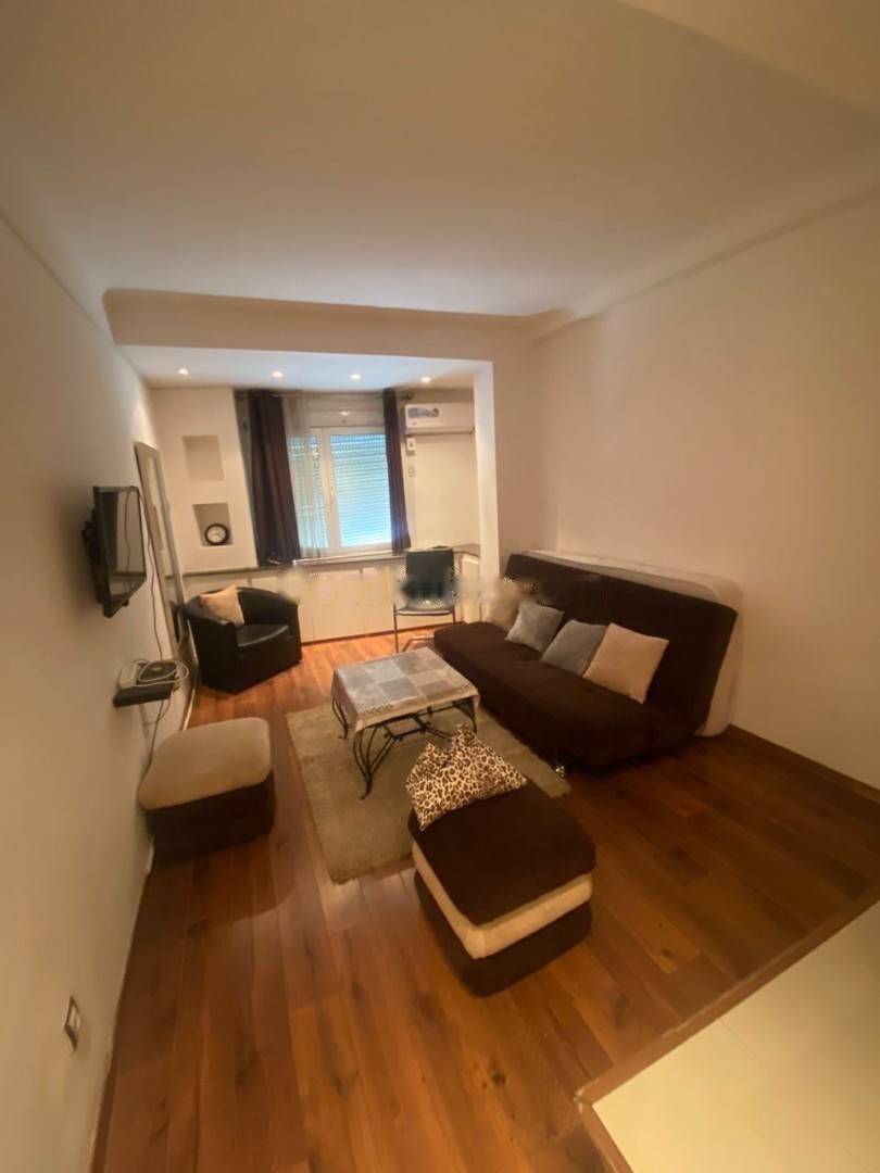 Location Appartement F1 Hydra