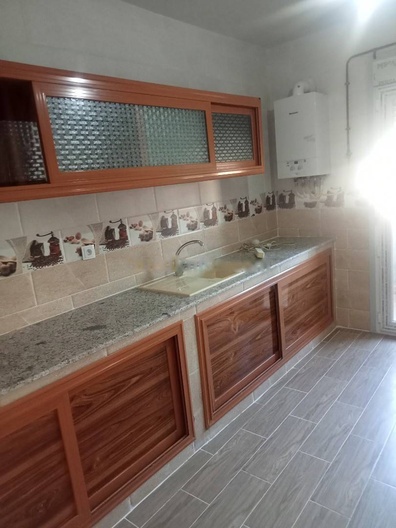 Location Niveau de villa F4 Djasr Kasentina