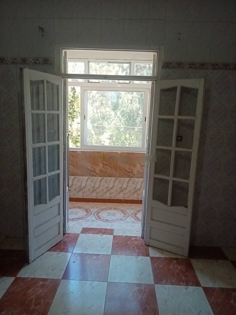 Location Niveau de villa F4 Djasr Kasentina