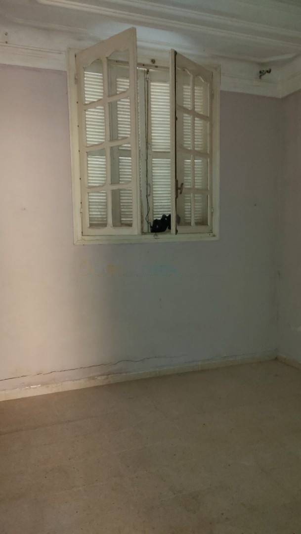 Location Appartement F4 Dely Ibrahim