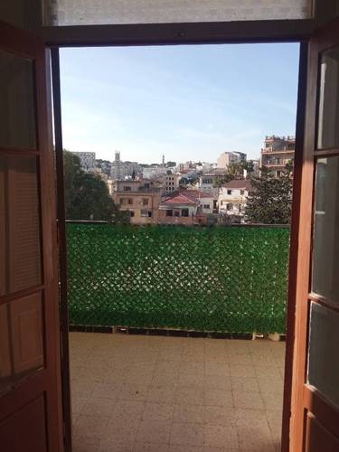 Location Niveau de villa F4 Hydra