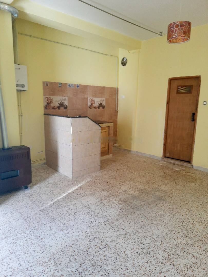 Location Appartement F1 Bouzareah