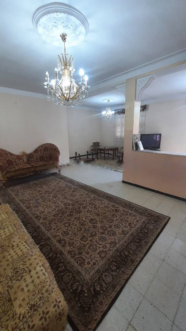 Location Niveau de villa F5 Bouzareah