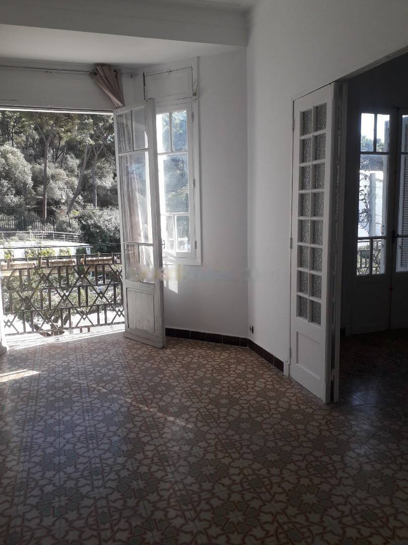 Location Appartement F4 Hydra