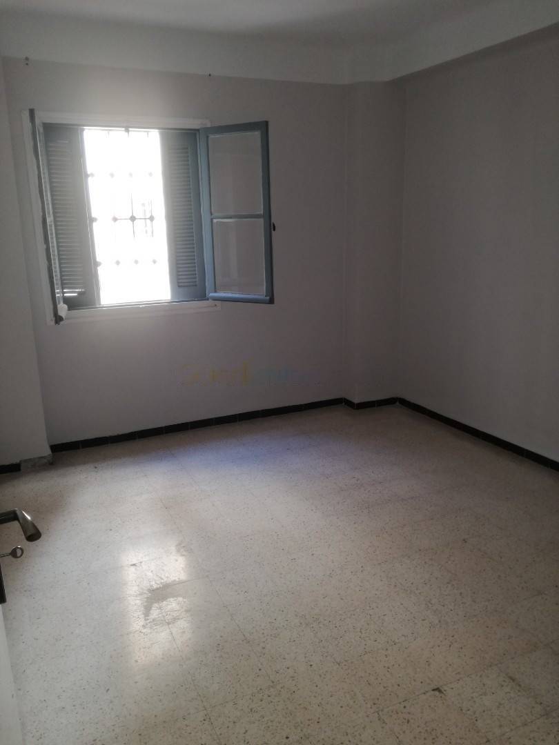 Location Appartement F3 Bab Ezzouar