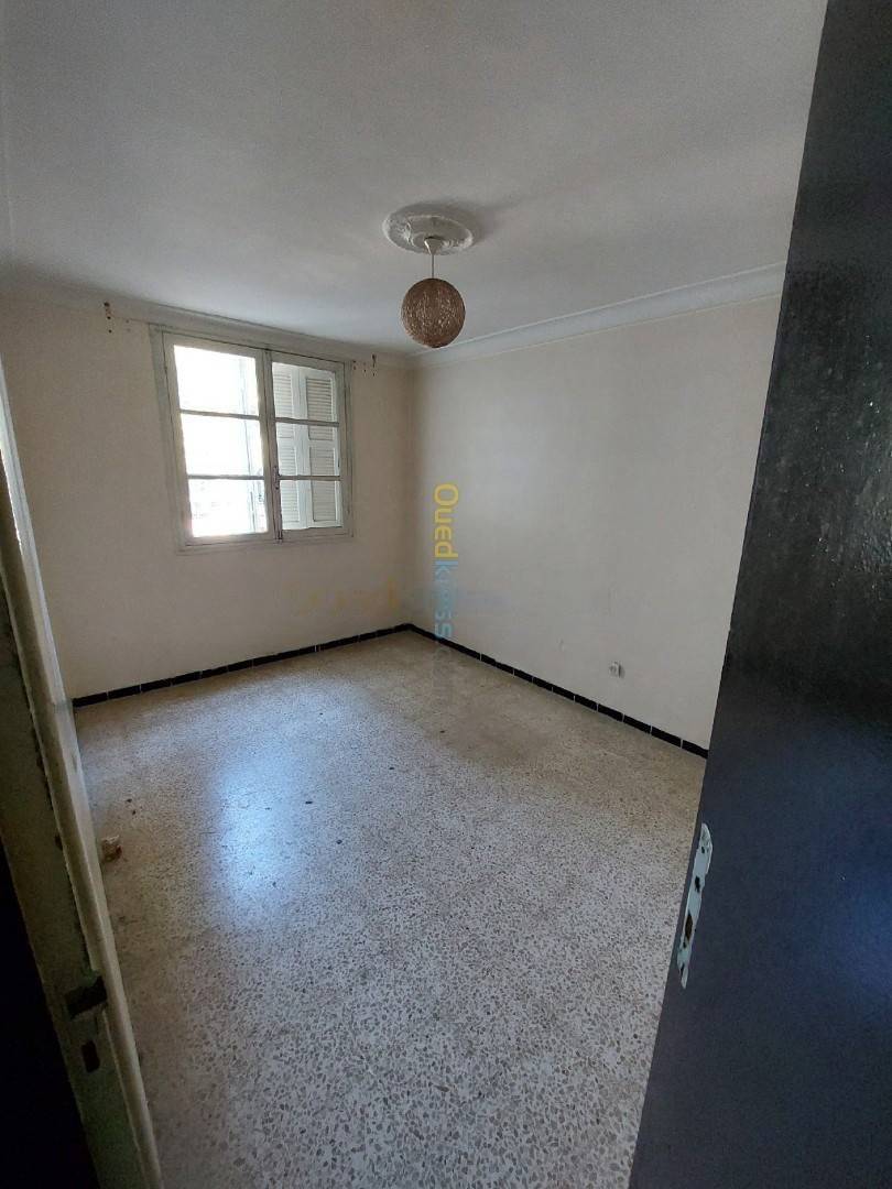 Location Appartement F03 Dar El Beida