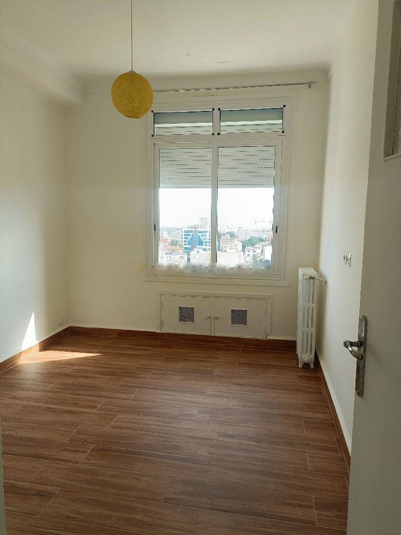 Location Appartement F4 El Mouradia