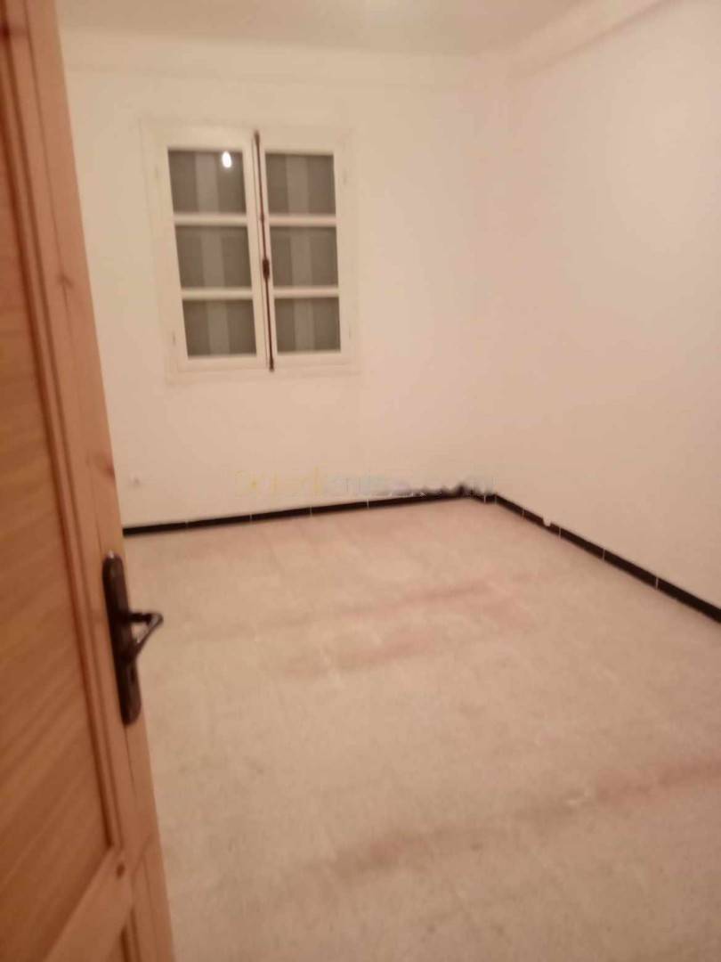 Location Appartement F3 Khraicia