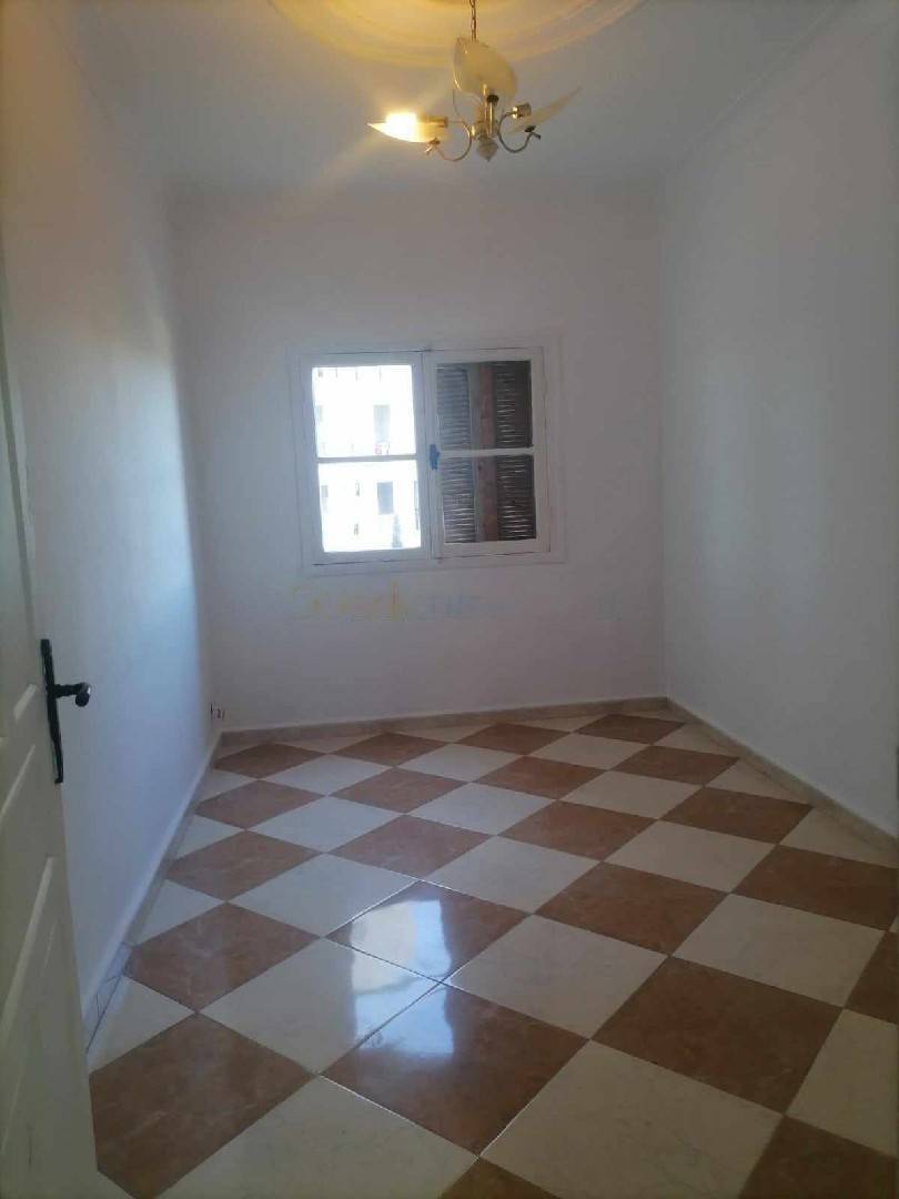 Location Appartement F4 El Achour