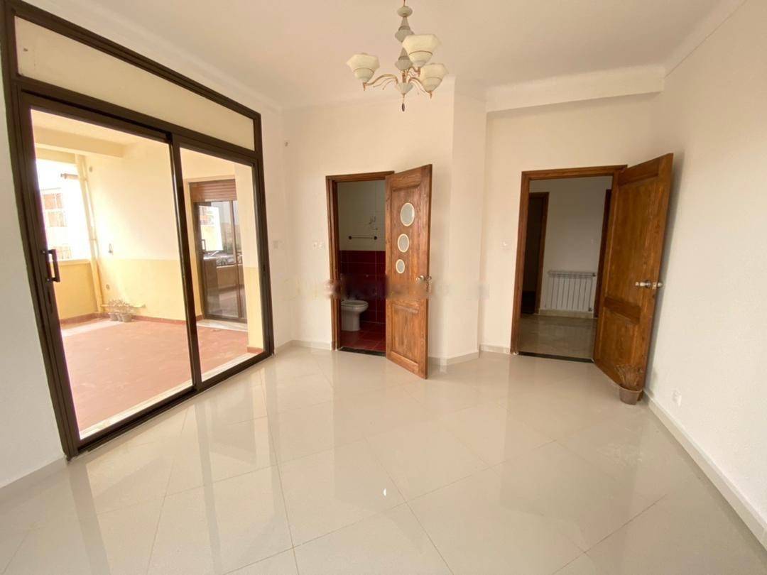 Location Appartement F4 Birkhadem