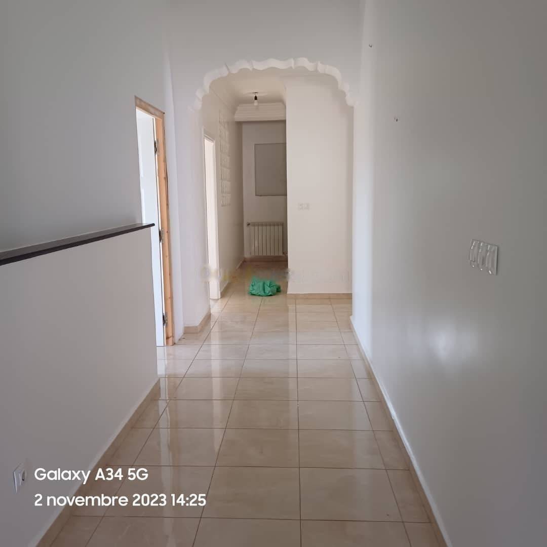 Location Niveau de villa F4 Birkhadem