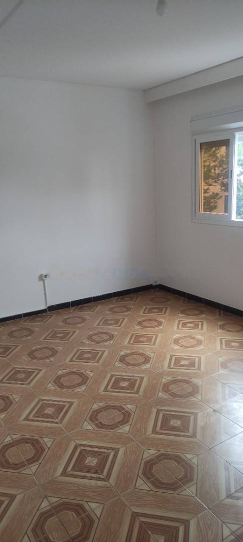 Location Appartement F4 Dely Ibrahim