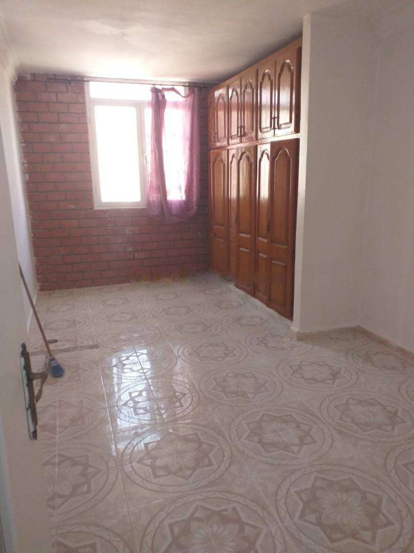 Location Appartement F4 Djasr Kasentina