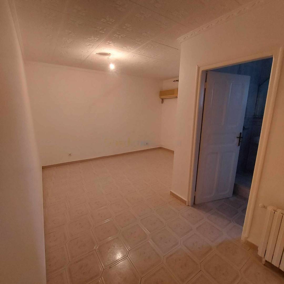 Location Niveau de villa F4 Cheraga