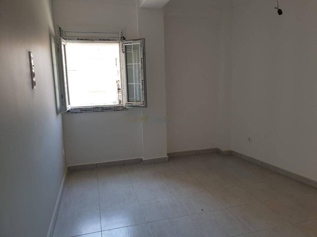 Location Appartement F4 Birkhadem