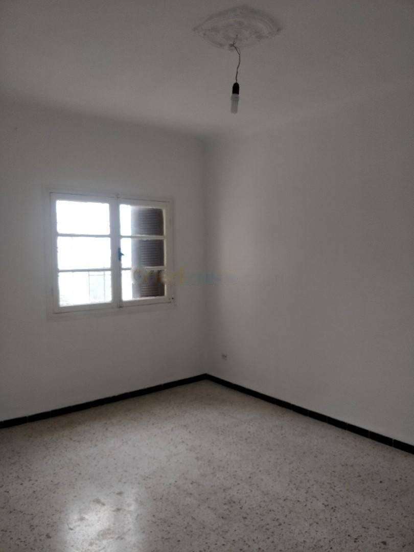 Location Appartement F4 El Achour