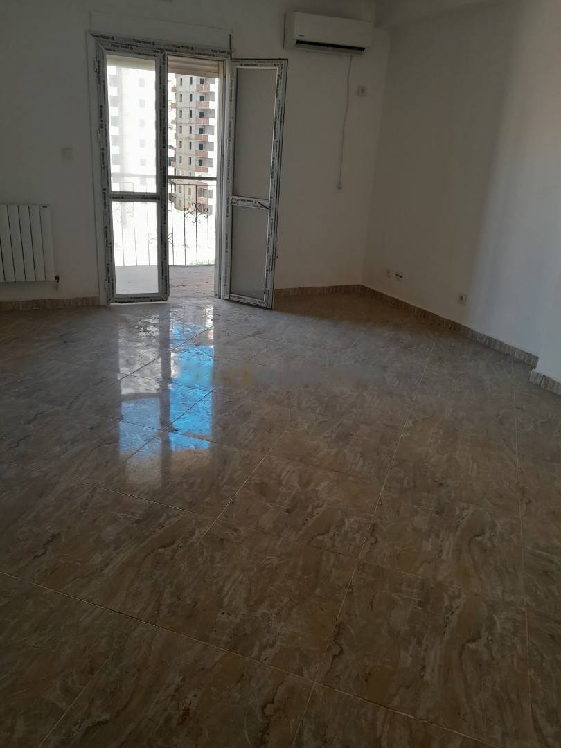 Location Appartement F4 Souidania