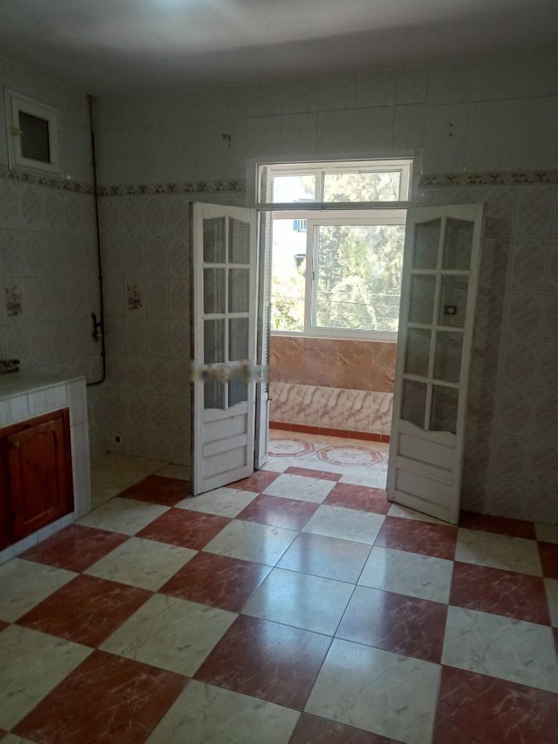 Location Niveau de villa F4 Djasr Kasentina