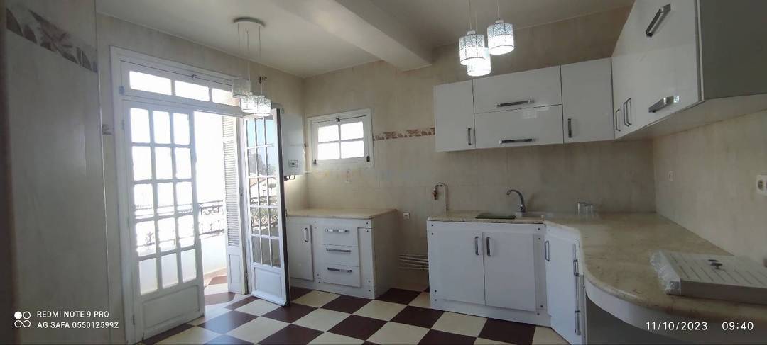 Location Niveau de villa F4 Ben Aknoun