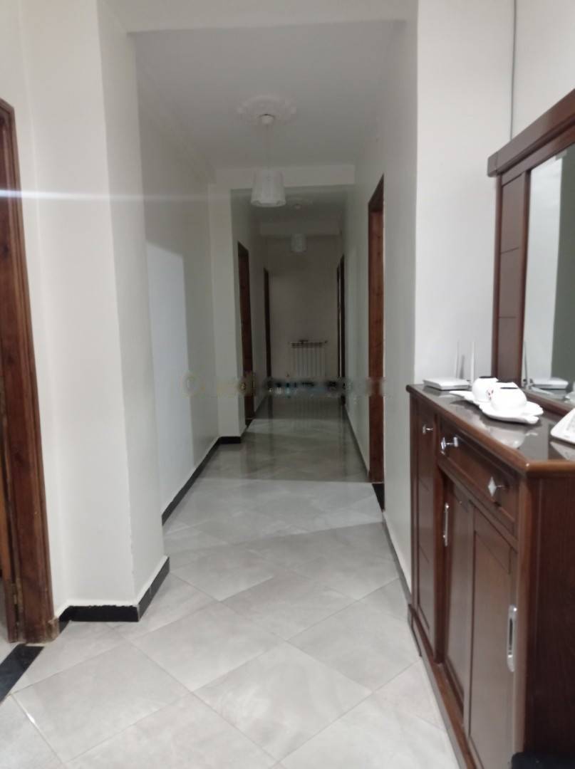 Location Appartement F5 Djasr Kasentina