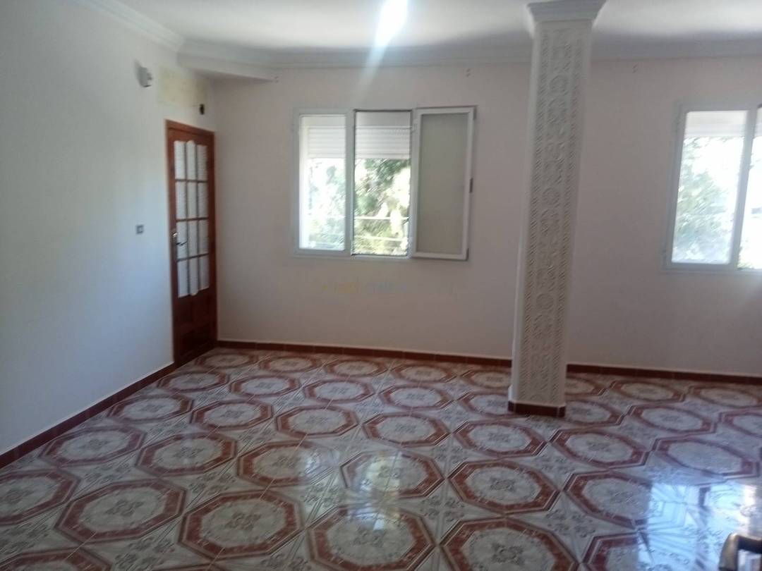 Location Niveau de villa F4 Djasr Kasentina
