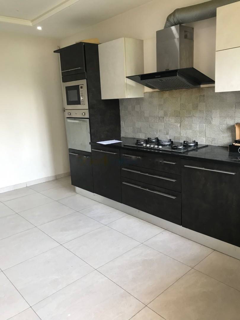 Location Appartement F4 El Achour