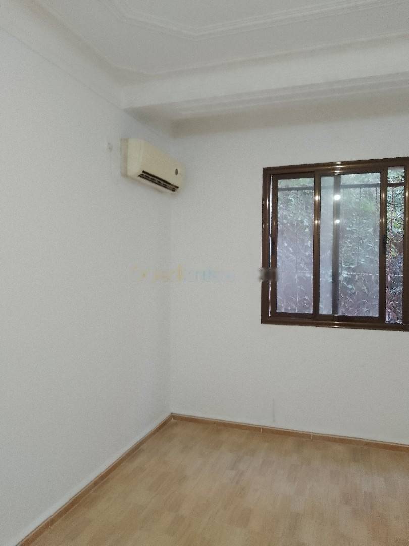 Location Niveau de villa F4 Djasr Kasentina