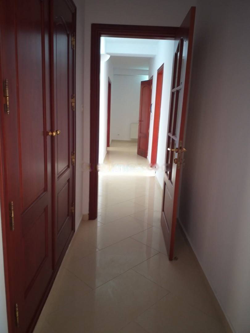 Location Appartement F4 El Achour